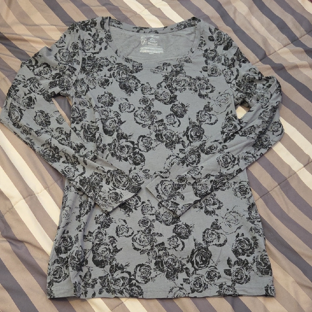 No Boundaries Floral Print Gray Long Sleeve Top